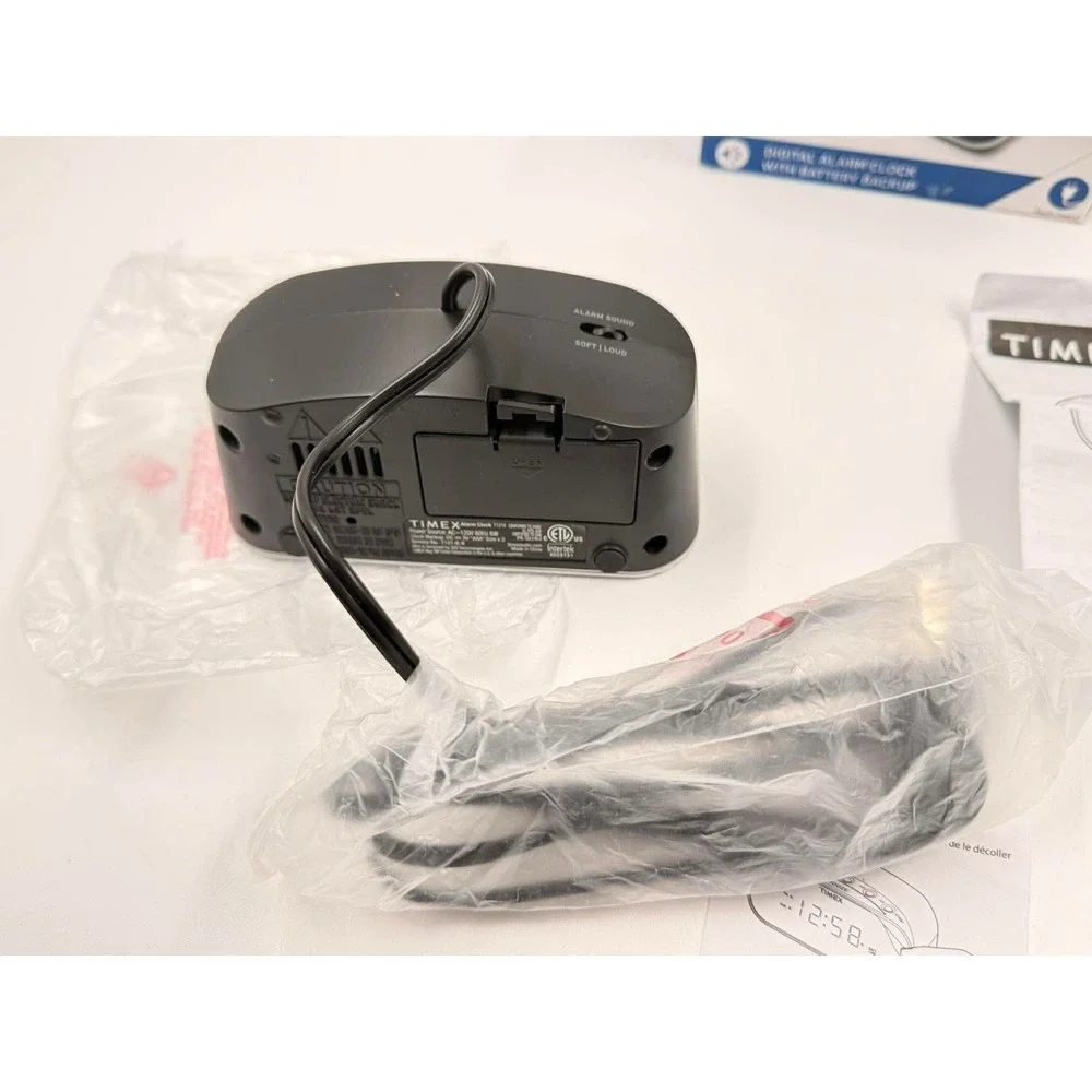 Timex Digital Alarm Clock T121 Loud or Soft Alarm Clock w/battery backup Tested